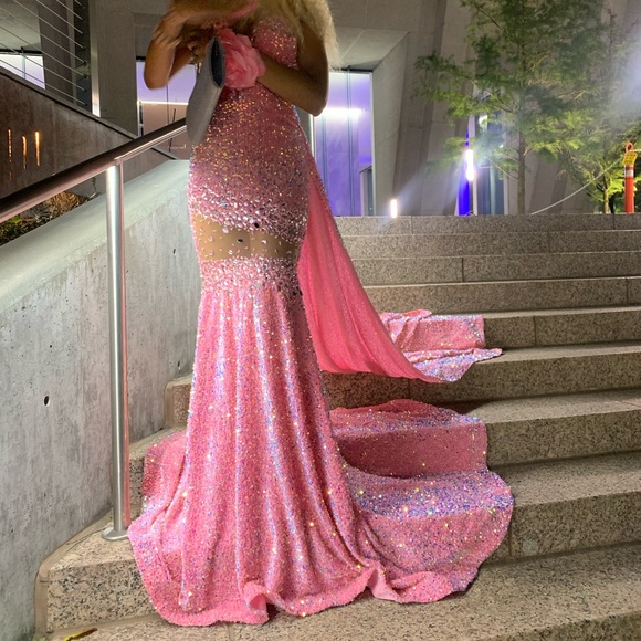 This was my prom dress, only wore it once and looks BRAND NEW and is dry cleaned - Picture 3 of 3